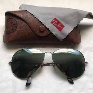 Ray-Ban large Mirrored Aviators RB3025